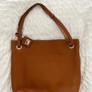 Dooney and Bourke Tan leather grained shoulder bag